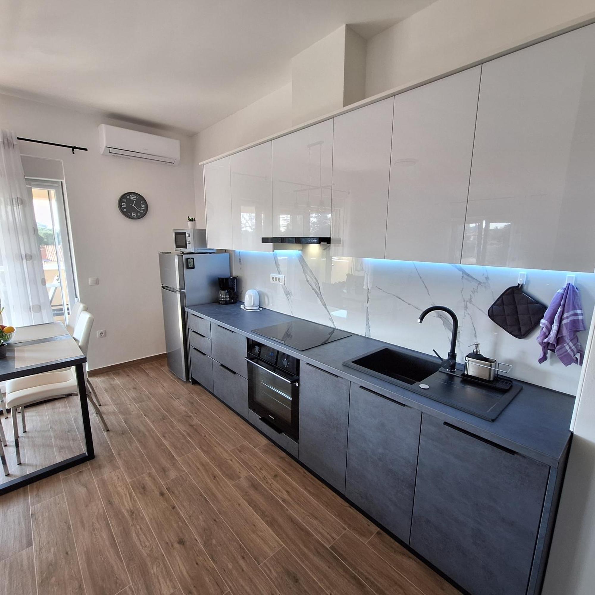 Apartments Elena & Lana Задар Экстерьер фото