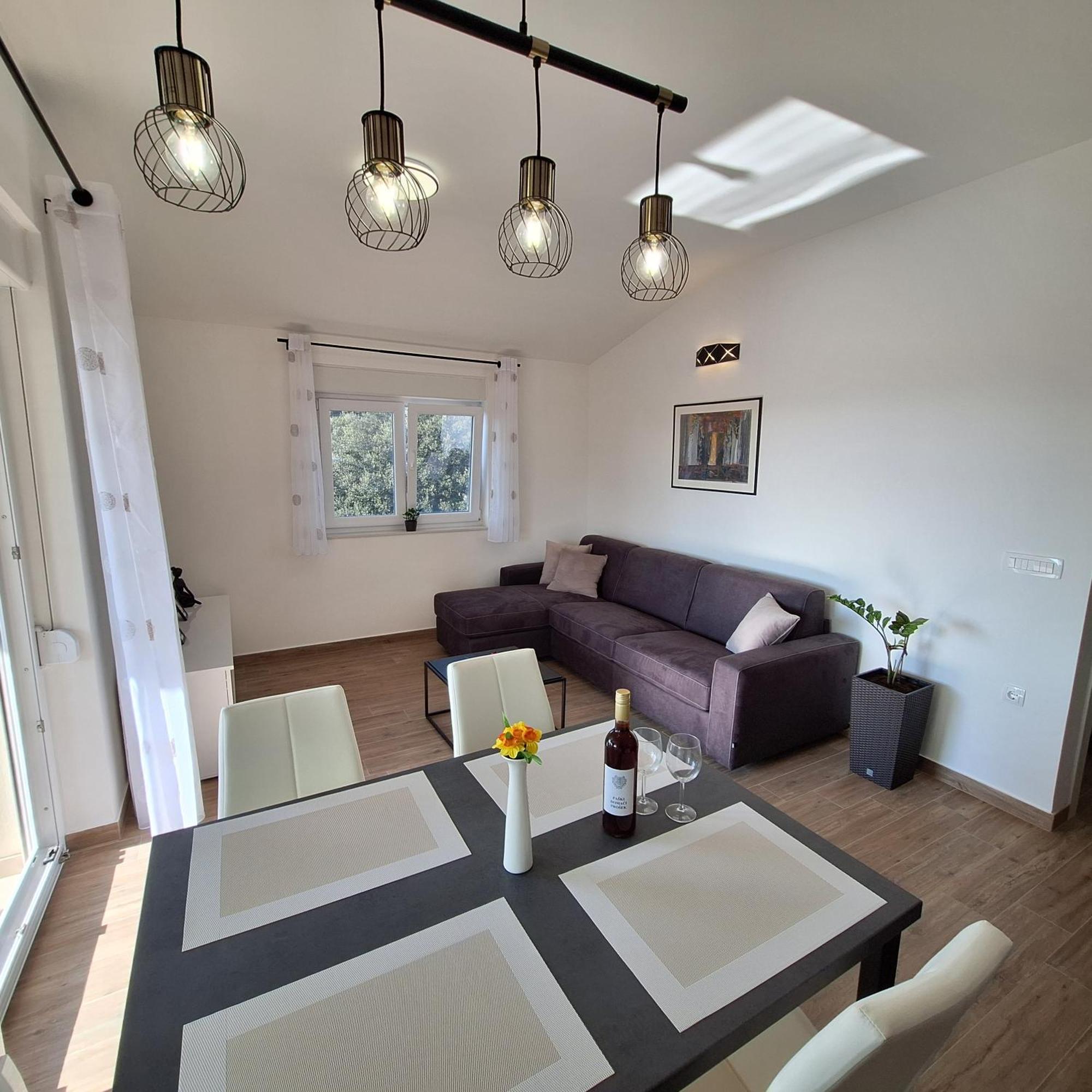 Apartments Elena & Lana Задар Экстерьер фото