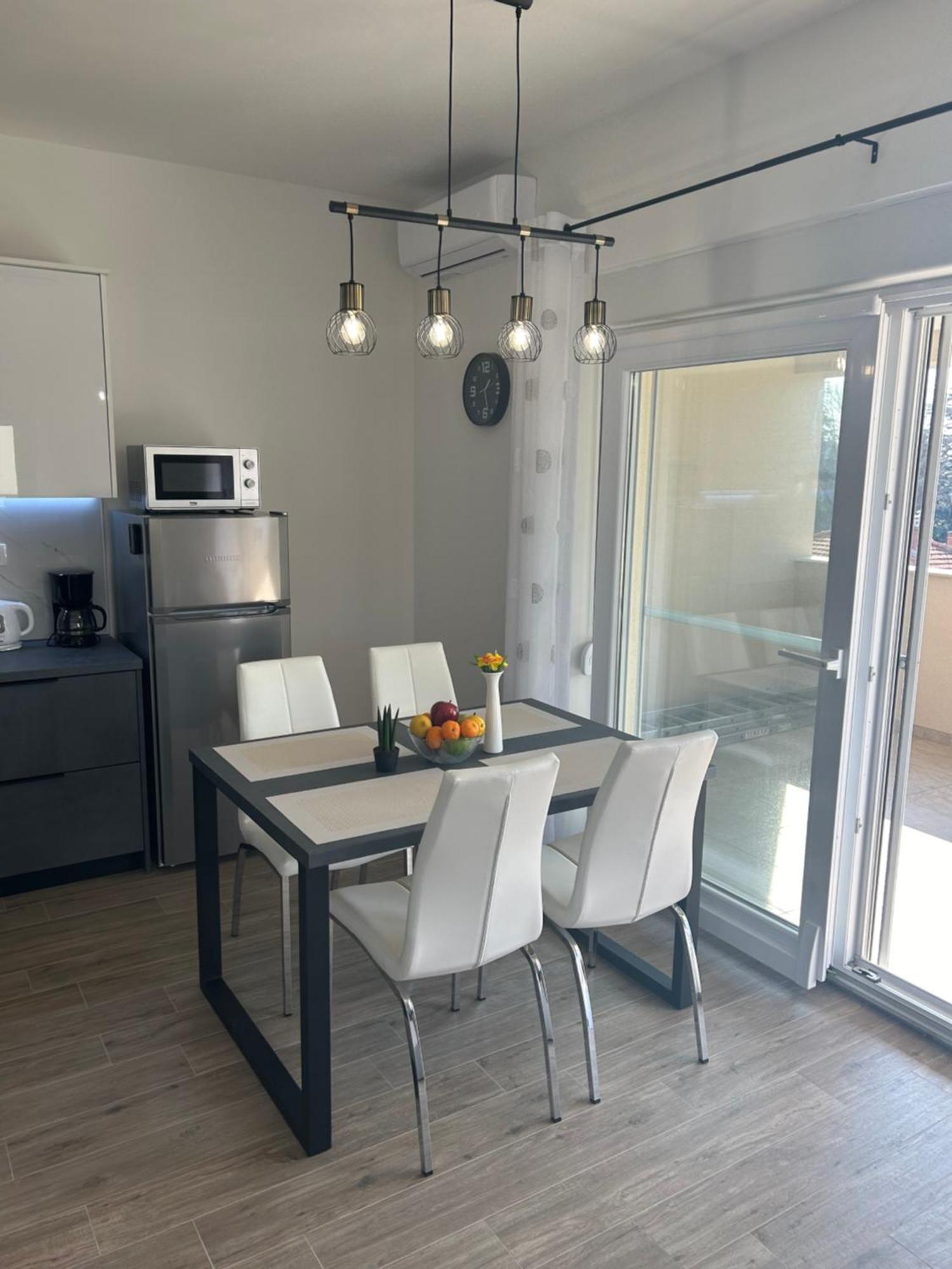 Apartments Elena & Lana Задар Экстерьер фото