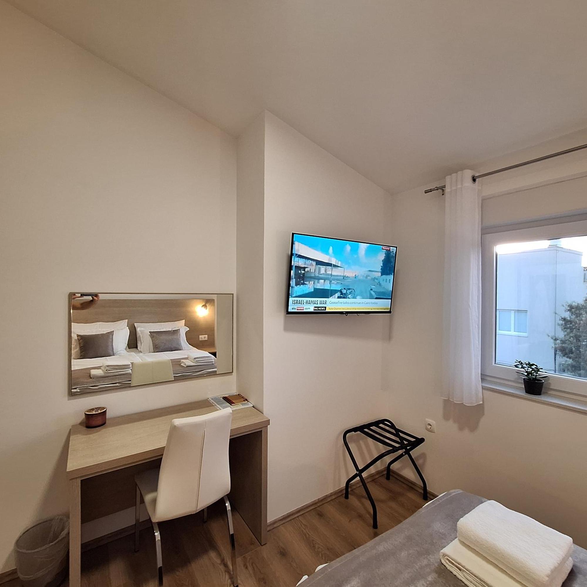 Apartments Elena & Lana Задар Экстерьер фото